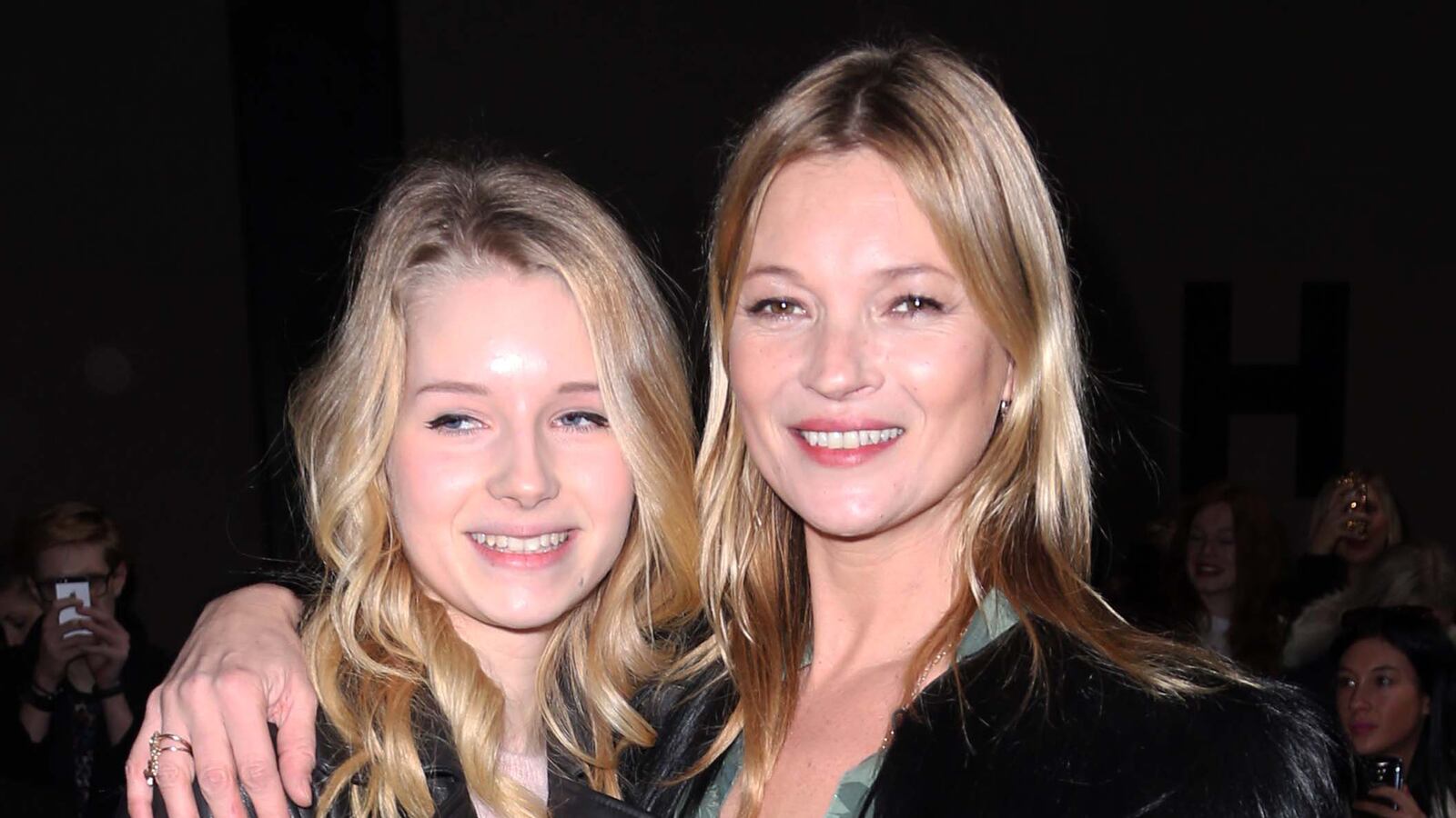 articles/2014/05/19/kate-moss-advises-younger-sister-to-drop-out-of-school-rachel-roy-wins-in-preliminary-hearing-with-parent-company/140519-kate-lottie-cheat_sihrdb
