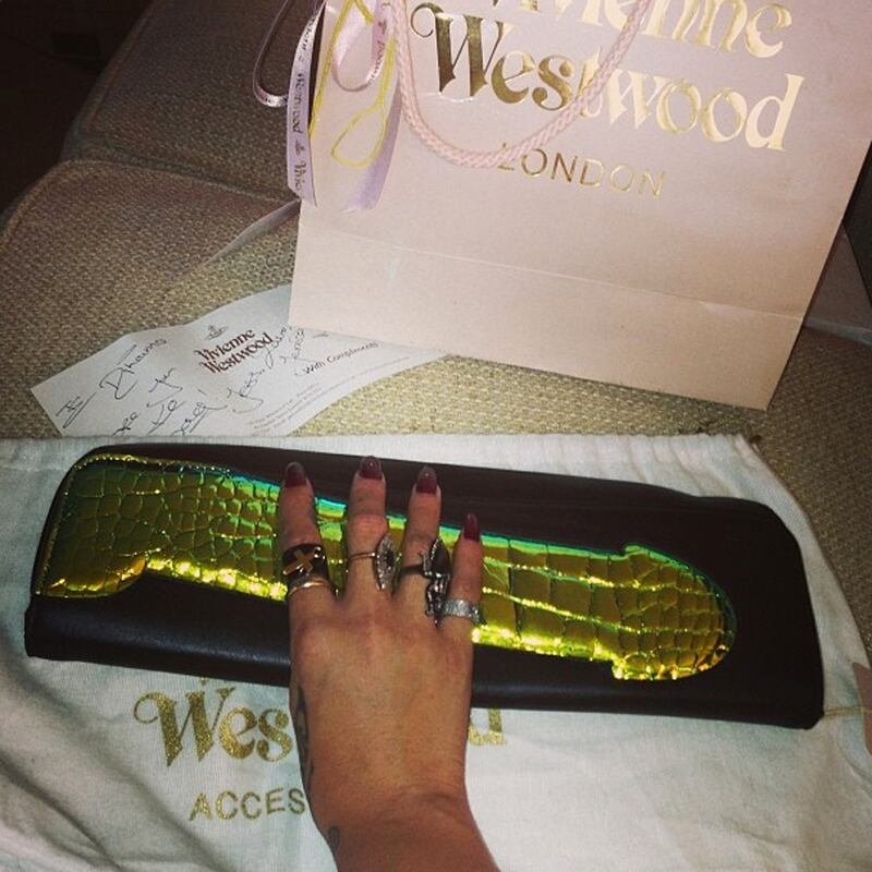 galleries/2013/09/15/13-best-fashion-instagrams-of-the-week/130912-riri_y6mtky