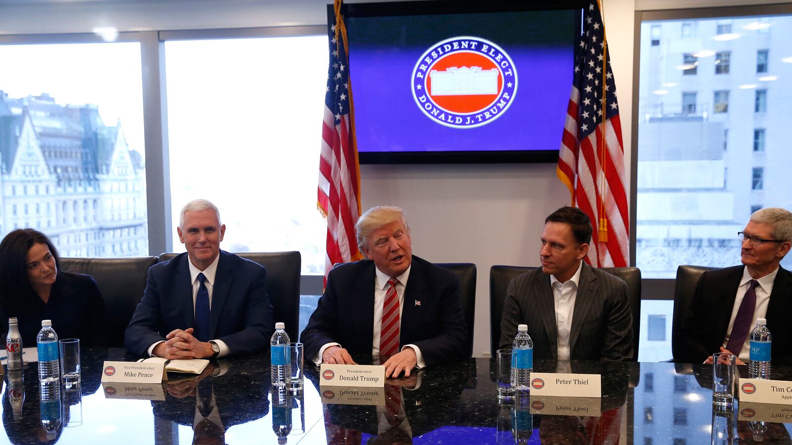 articles/2016/12/16/how-silicon-valley-s-oligarchs-are-learning-to-stop-worrying-and-love-trump/161216-kotkin-tech-meeting-tease_mljbdx