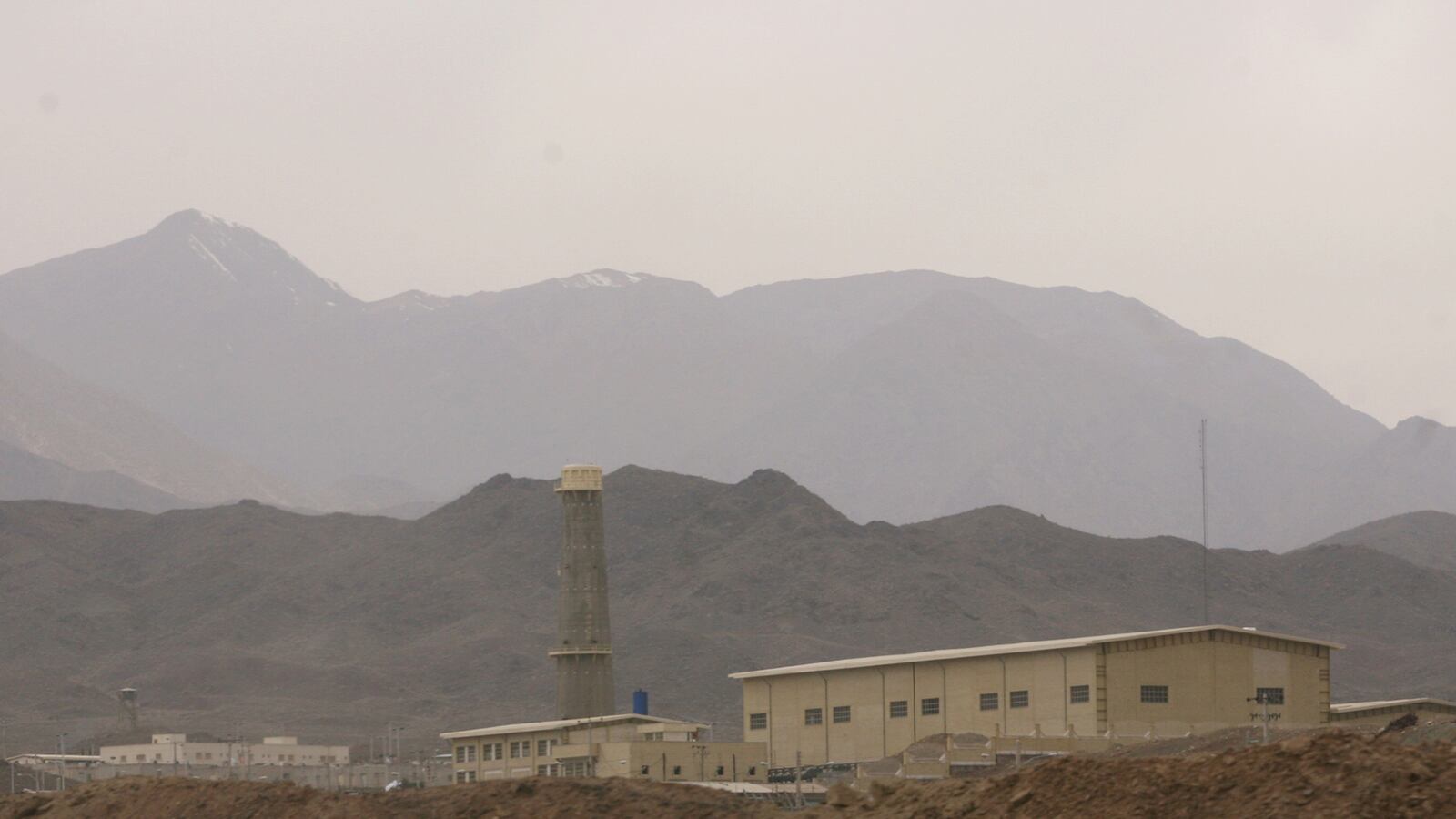 cheats/2012/06/07/fbi-probes-cyberattack-leak/iran-cyberattack-obama-cheat_ahff6b