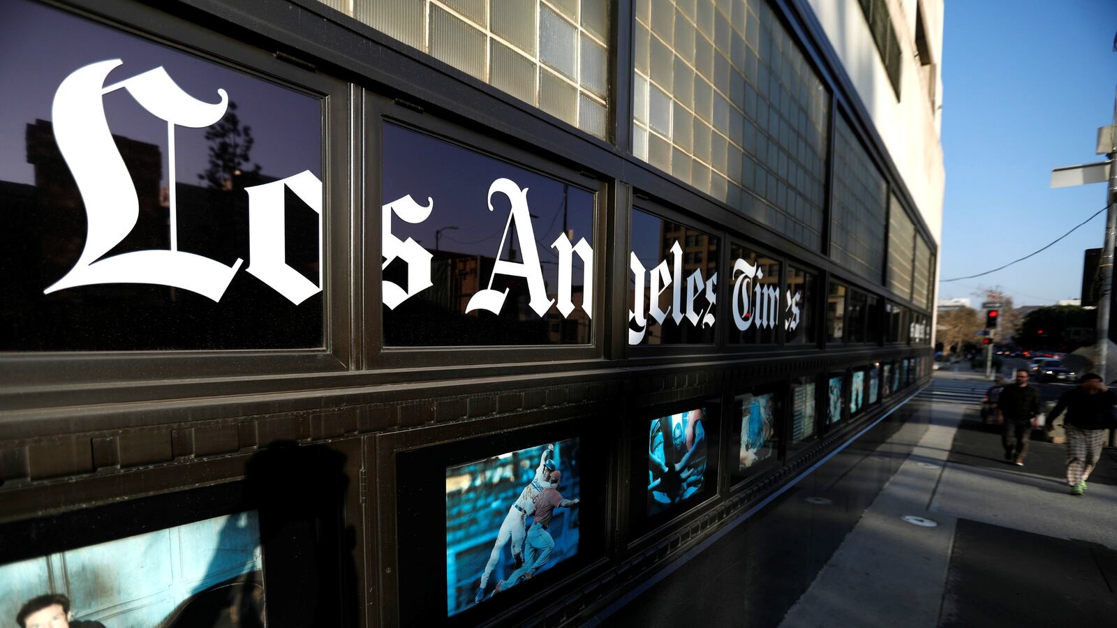 180717-la-times-article-cop-cheat_n45ks3