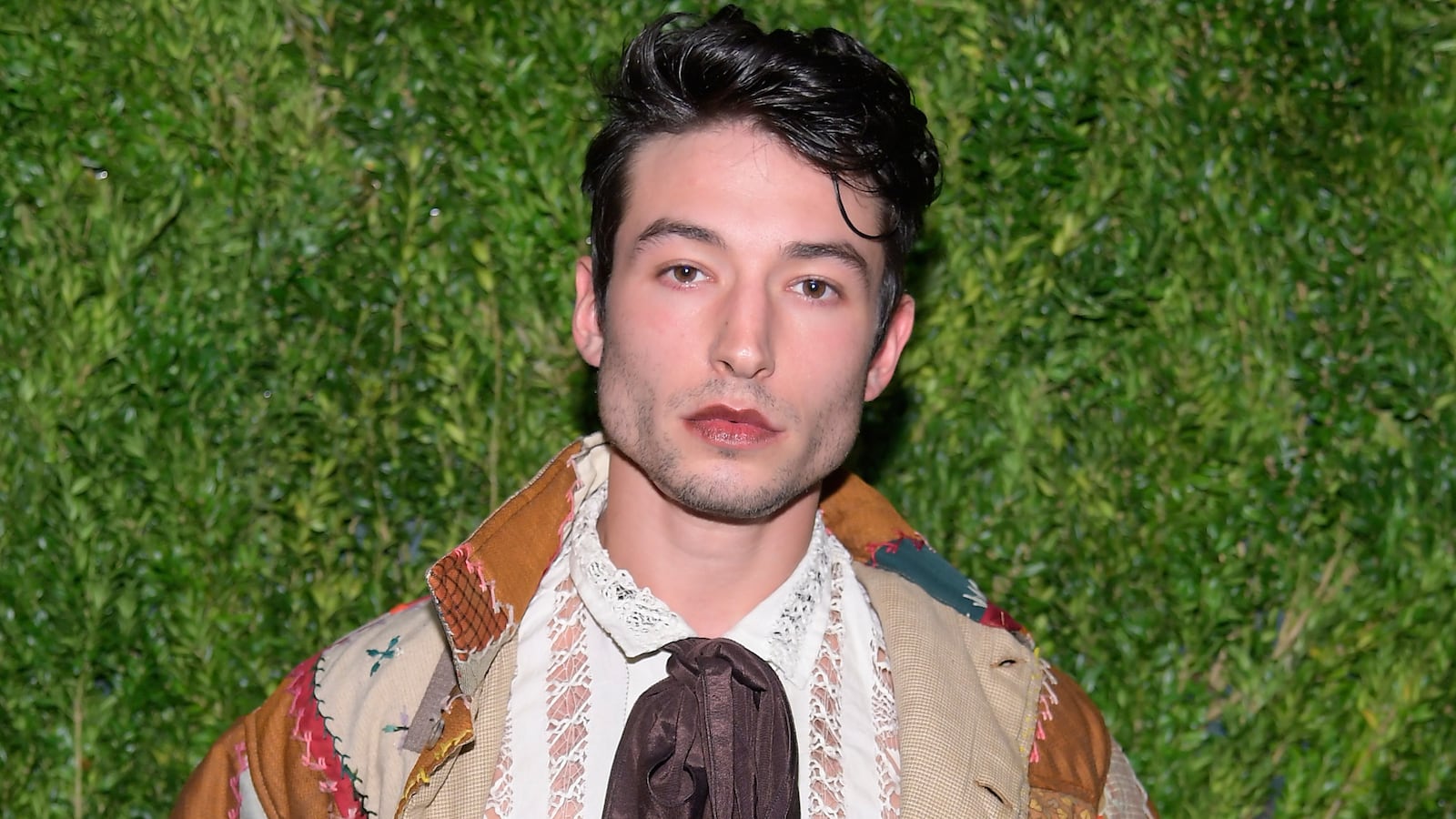 210319-bradley-ezra-miller-tease_fdodll