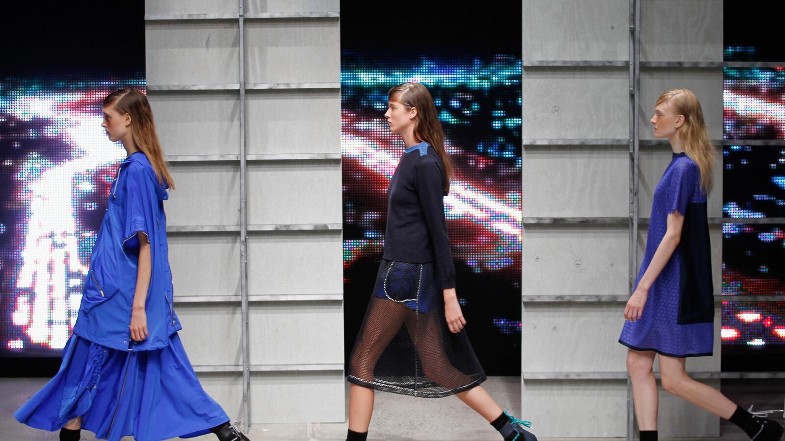 articles/2013/09/08/band-of-outsiders-takes-a-hike-spring-summer-2014/130908-band-of-outsiders-tease-embed_yby16x