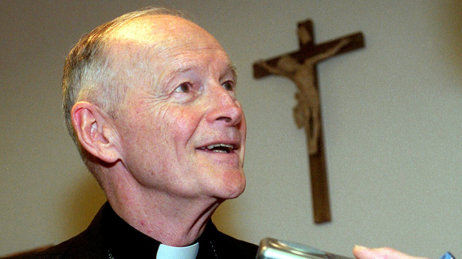 180728-us-cardinal-resigns-pope-cheat_ryvnck