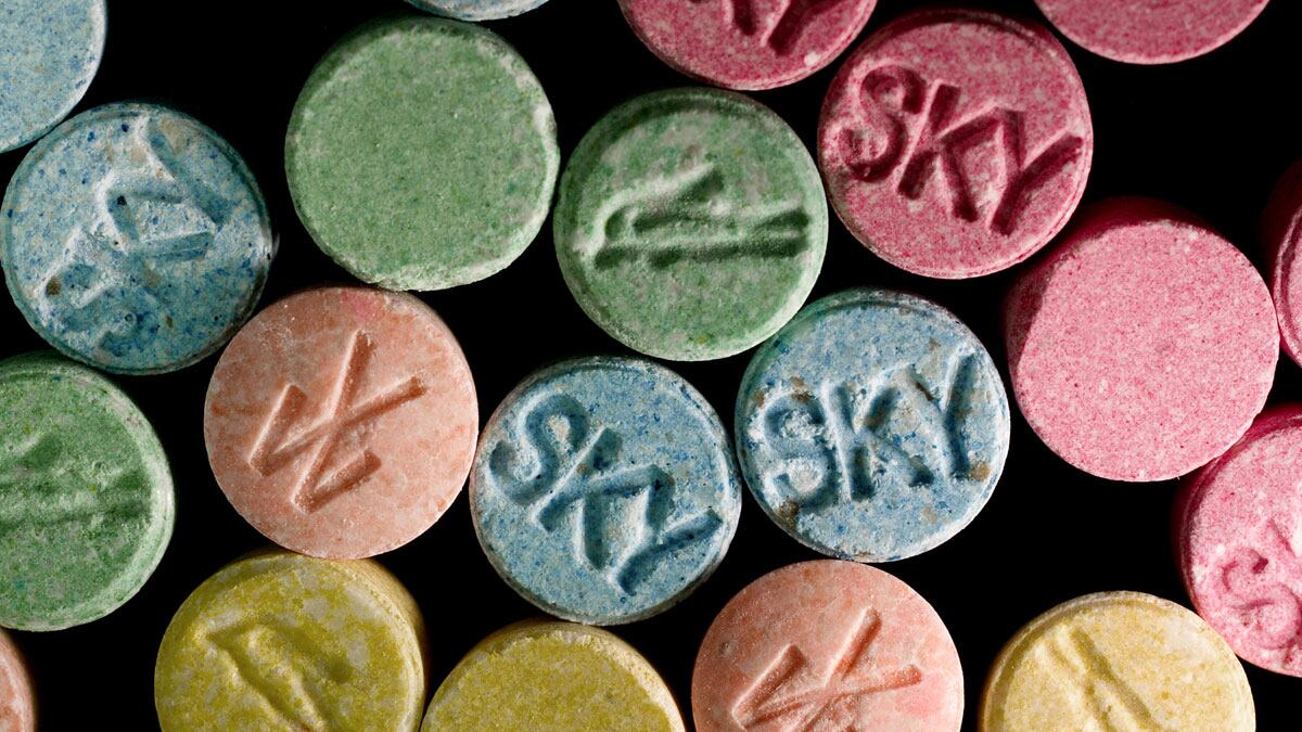 cheats/2015/02/23/11-weslyan-students-od-d-on-molly/150223-molly-cheat_rzlywy