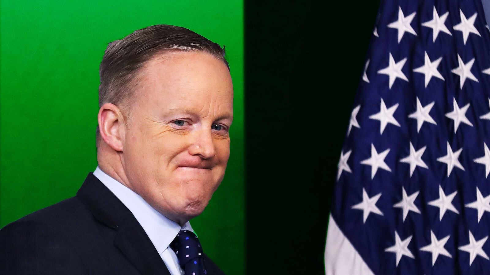 articles/2017/04/14/trump-s-irish-mafia-blows-itself-up/170413-Irving-spicer-tease_kkq6yj