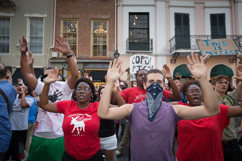 galleries/2014/08/16/beyondferguson-nationwide-protests-demand-justice-for-michael-brown-photos/140815-michael-brown-protests-09_cjrv32