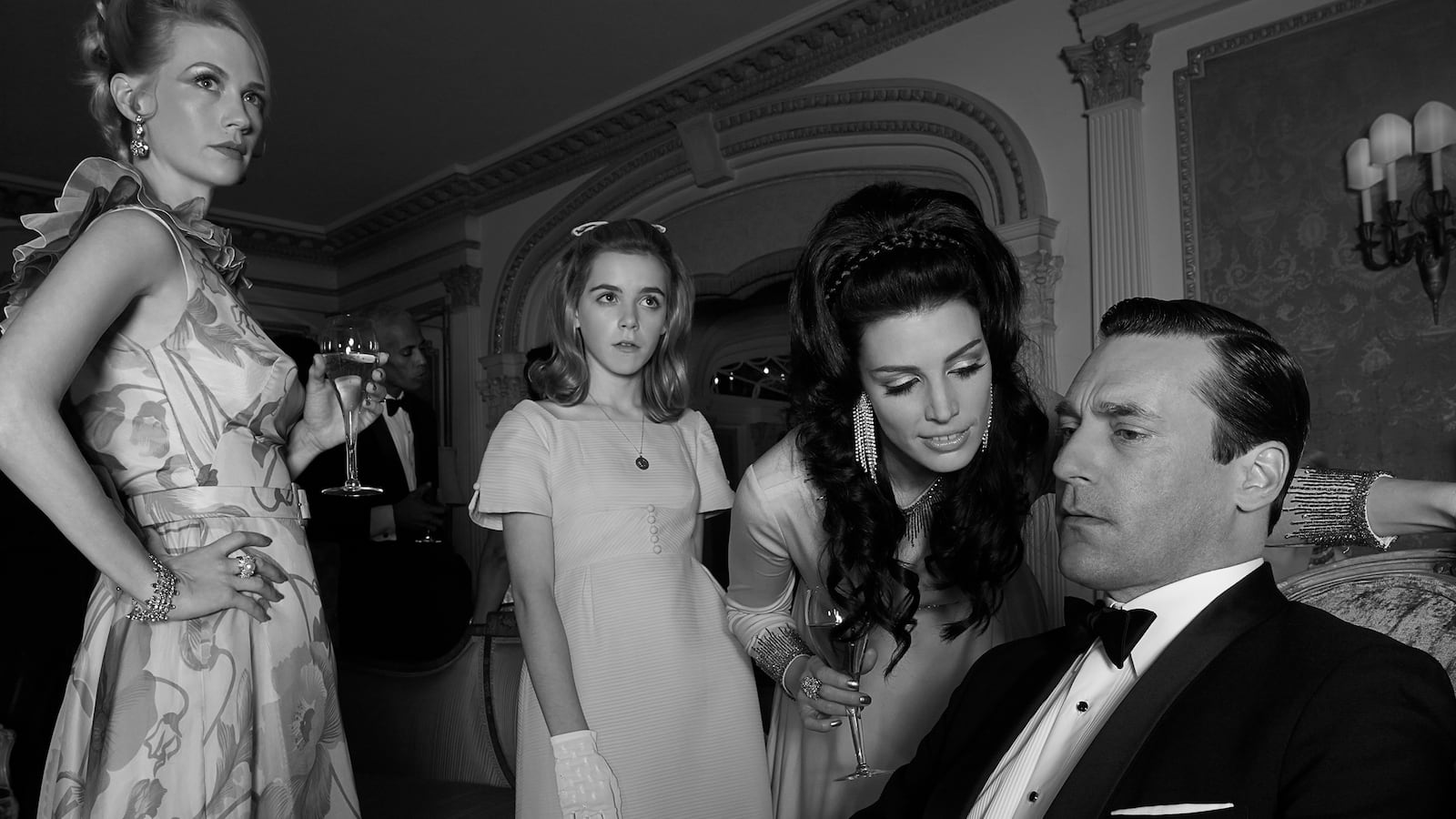 articles/2013/01/23/mad-men-creator-matthew-weiner-shares-10-facts-about-season-6/130122-AMC-Mad-Men_f3cv7y