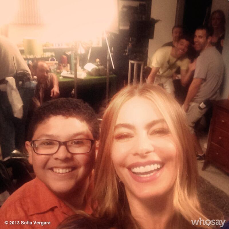 galleries/2013/08/11/miley-cyrus-nicki-minaj-more-celebrity-twitter-pictures-photos/130808-twitpics-vergara_vxxiu2