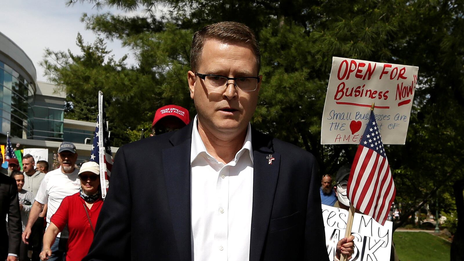 2020-05-02T000000Z_174433826_RC20GG9QTJQQ_RTRMADP_3_HEALTH-CORONAVIRUS-USA-PROTESTS_kxwbia