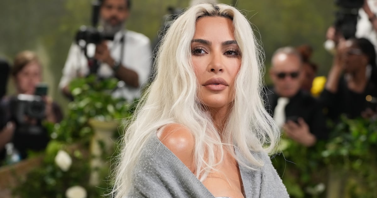 Kim Kardashian Jewel Heist Suspect ‘Dies Suddenly’ Before Trial