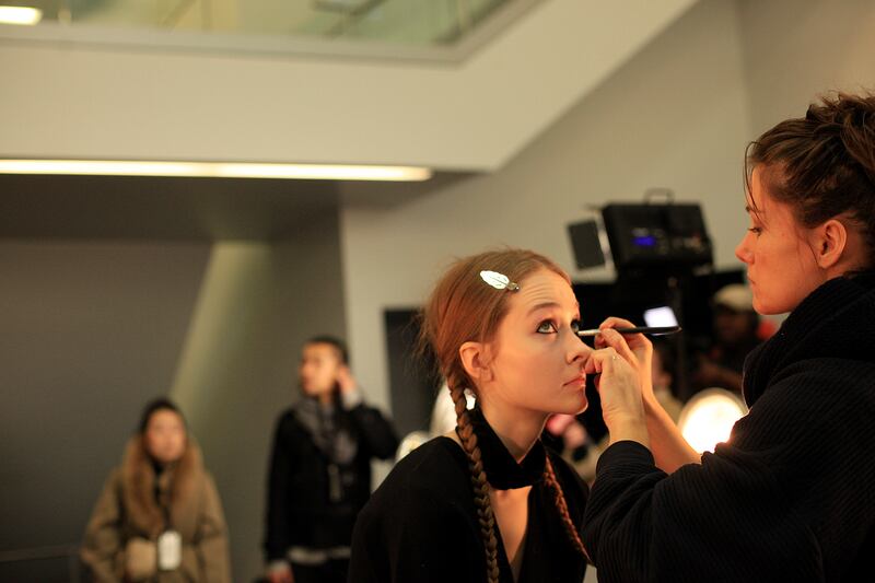 galleries/2014/02/12/backstage-at-marc-by-marc-jacobs-new-york-fashion-week-2014-photos/marcjacobs-5_scneo9