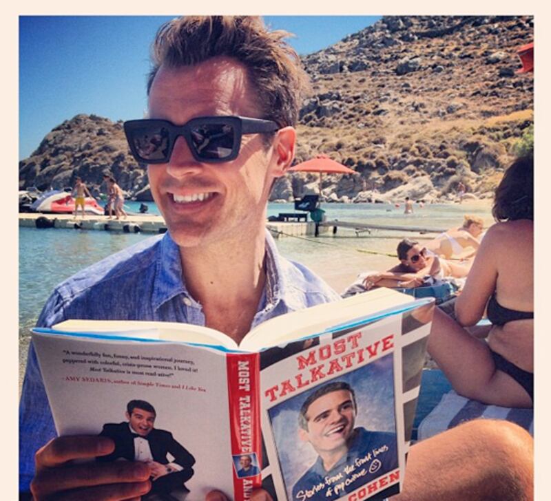 galleries/2012/07/08/kim-kardashian-stephen-colbert-more-celebrity-twitter-pictures-photos/twitpics-120706-goreski_mbyhlf