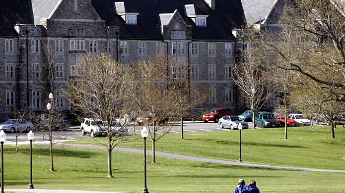 cheats/2011/08/04/gun-scare-at-virginia-tech-campus/gallery-virginia-tech-shooting-aftermath-image19_rqdshv