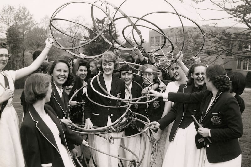 articles/2014/04/07/the-seven-sisters-all-american-preppy-style/140406-seven-sisters-tease_uhfn1z