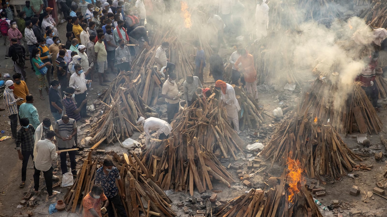 2021-04-28T112026Z_340508199_RC2Z4N9WO239_RTRMADP_3_HEALTH-CORONAVIRUS-INDIA_hcvjvy