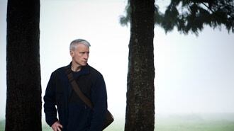 articles/2008/12/11/anderson-cooper-hunts-sharks-monkeys-and-wild-rats/anderson-cooper-planet-in-peril_7279_rvqm2k