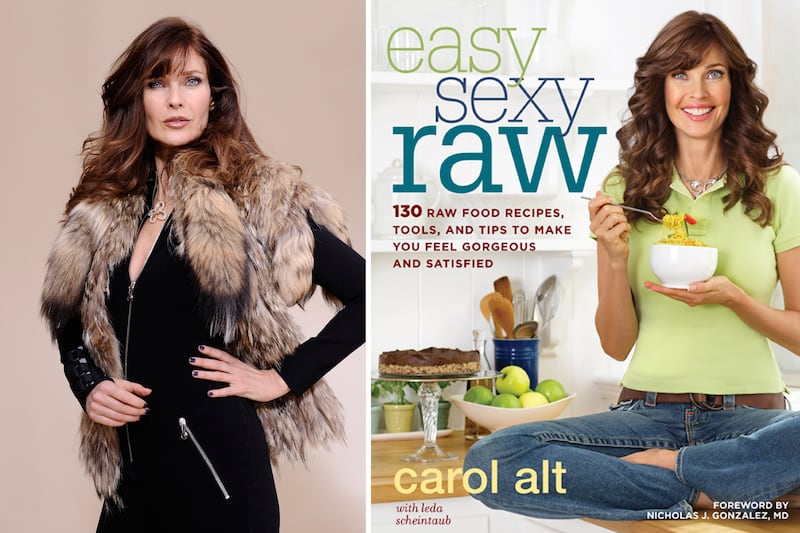 galleries/2013/08/14/models-in-the-kitchen/carol-alt-models-kitchen-gal_vurl2l