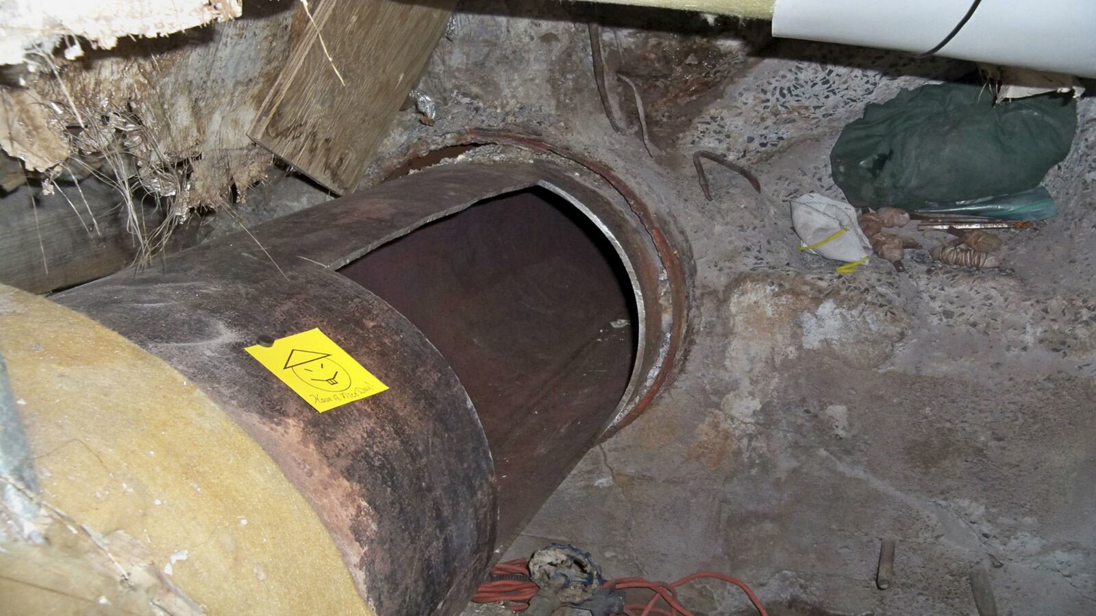 cheats/2015/06/08/ny-escaped-killers-still-on-the-run/150608-escaped-ny-prisoners-cheat_j1qico