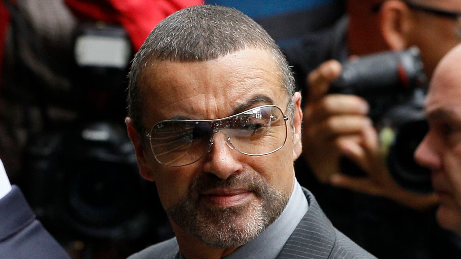 cheats/2011/11/30/george-michael-has-pneumonia-scare/george-michael-health-pneumonia-cheat_grwwc6