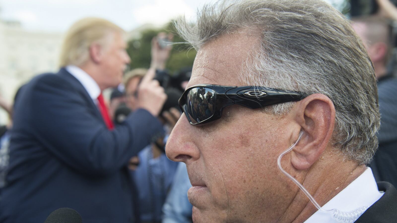 cheats/2016/12/19/trump-security-force-playing-with-fire/161219-trump-security-cheat_kutdn4