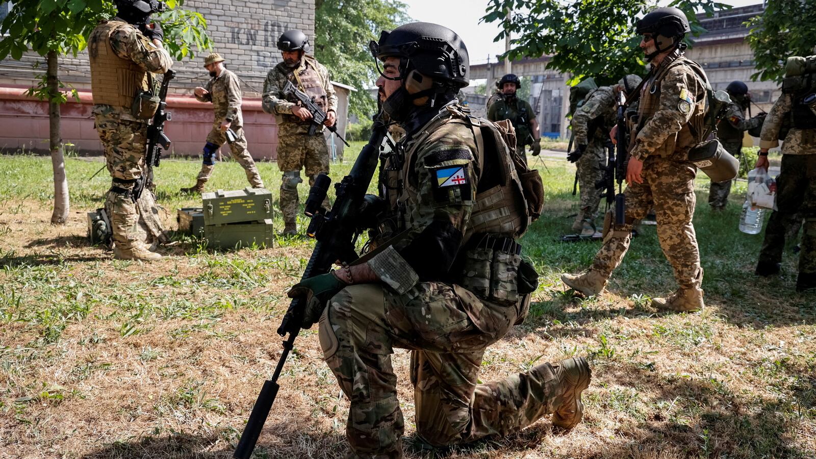 2022-06-03T190641Z_1798261220_RC2IKU9OVT4L_RTRMADP_3_UKRAINE-CRISIS-GAIDAI-SIEVIERODONETSK_qgpwgq