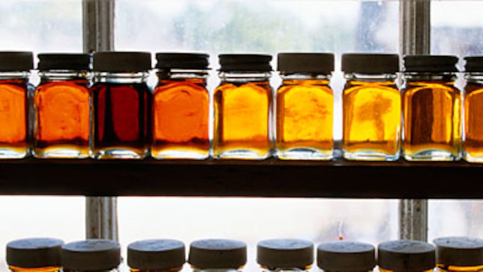 articles/2011/05/03/maple-syrup-in-the-northeast-maple-cookie-flapjack-and-cocktail-recipes/ross-syrup_177790_salana