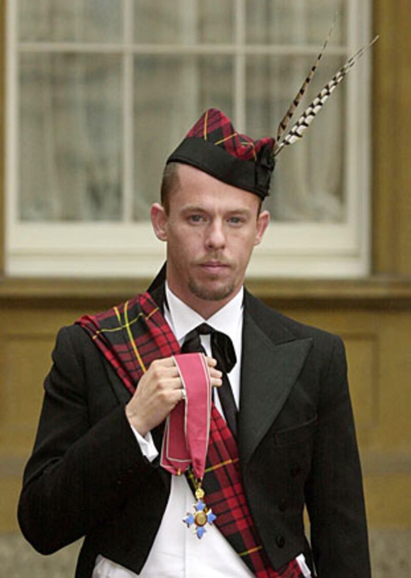 galleries/2010/02/11/alexander-mcqueen/alexander-mcqueen-4_t0olol