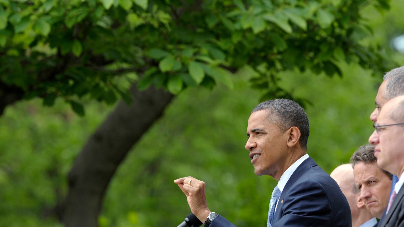 cheats/2012/04/17/obama-penalties-for-oil-companies/obama-oil-crackdown-cheat_olvqlw