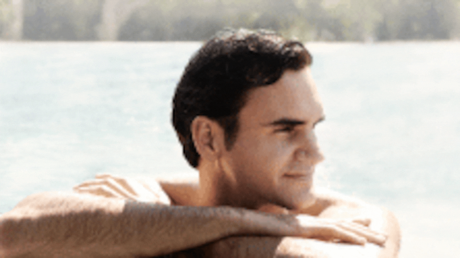 articles/2011/08/29/cool-jazz-for-a-relaxed-roger-federer/credit-suisse-sexy-beast-highlight-8-29-222x145_w8xcbe
