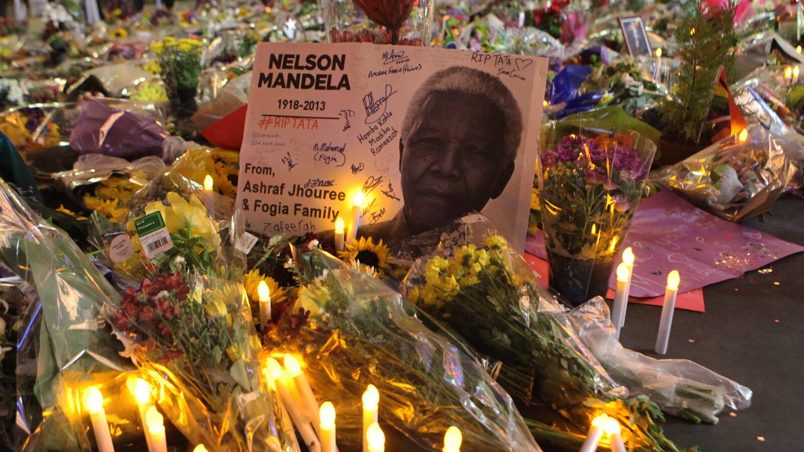 cheats/2013/12/08/south-africa-holds-day-of-prayer/131208-mandela-prayer-cheat_wbcpnn