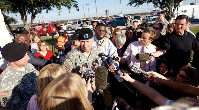 galleries/2009/11/05/fort-hood-shooting/fort-hood-shooting-10_zprnbe