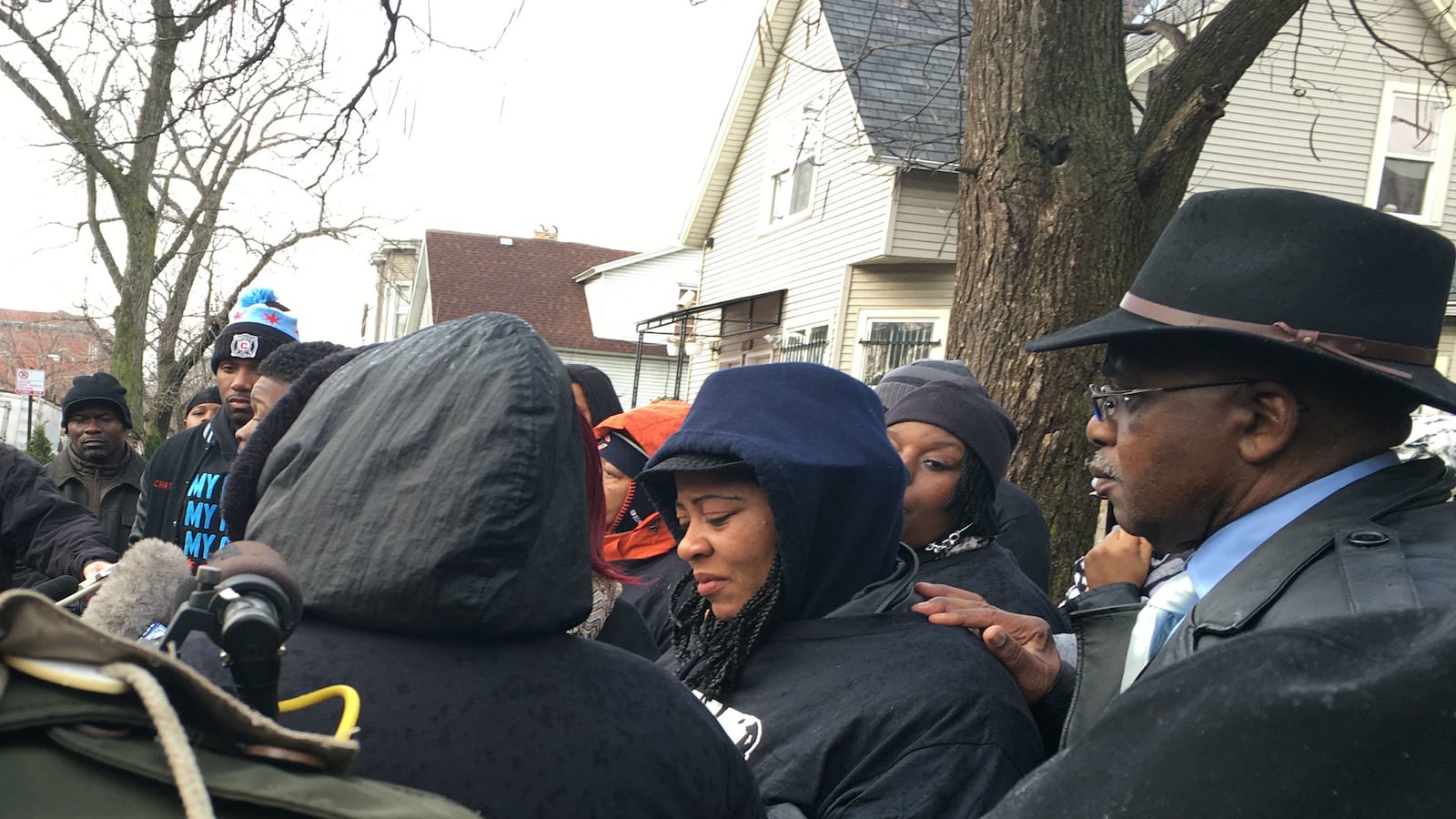cheats/2015/12/27/family-of-2-killed-by-cops-want-changes/151226-chicago-2-shot-police-cheat_yf64bs