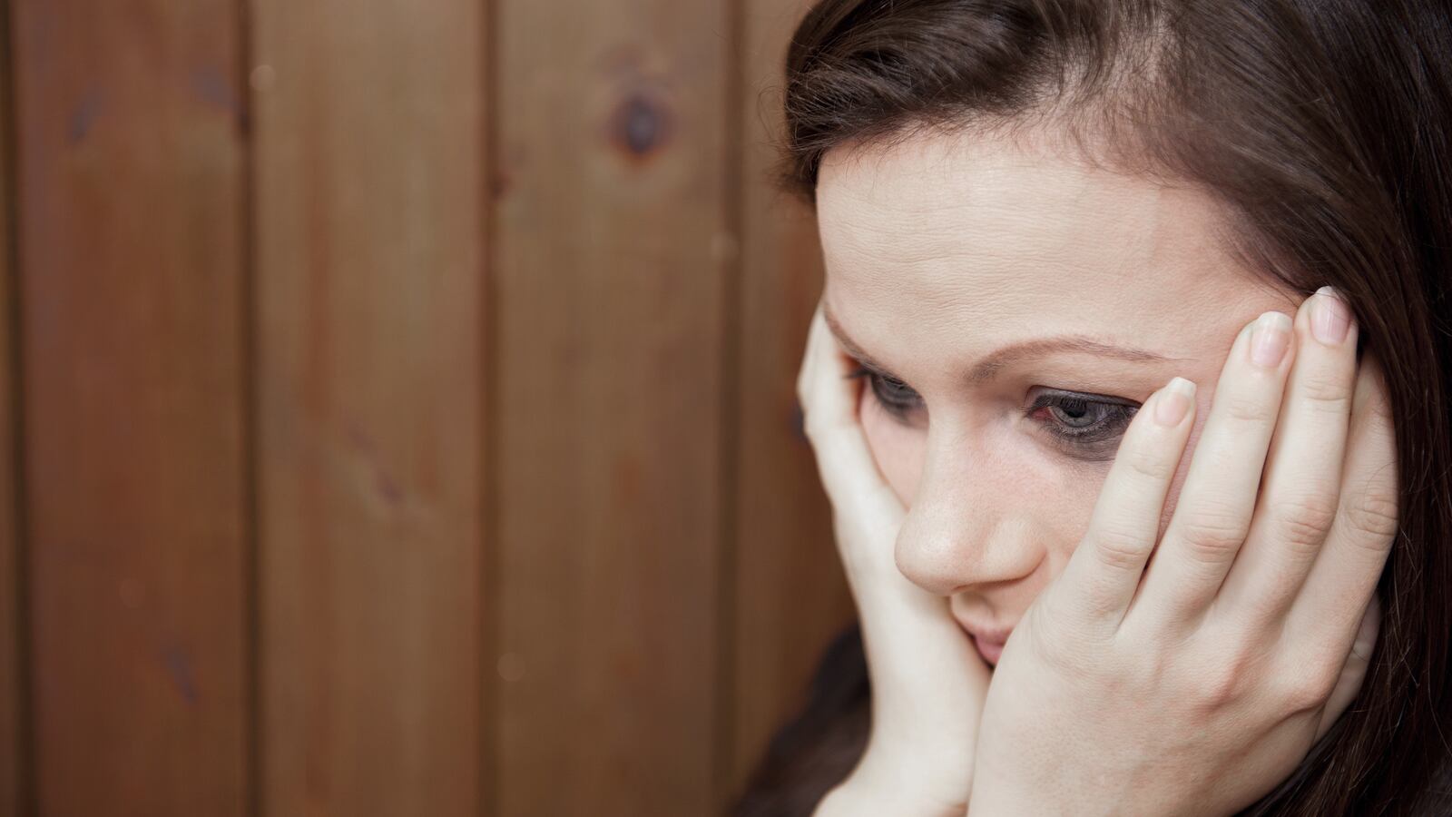 articles/2014/09/05/every-country-has-a-suicide-problem/140904-Lytton-suicide-tease_rykawq