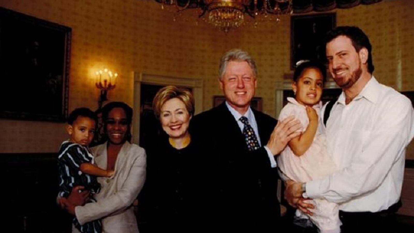 articles/2014/01/01/clintons-christen-bill-de-blasio-to-shore-up-hillary-s-left/131231-tomasky-clinton-swearing-in-duty-tease_nbzxnd