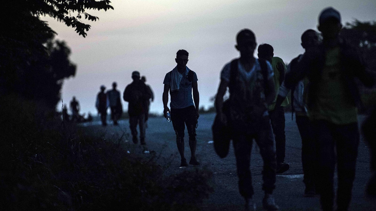 181025-obaji-african-migrants-tease_gajut6