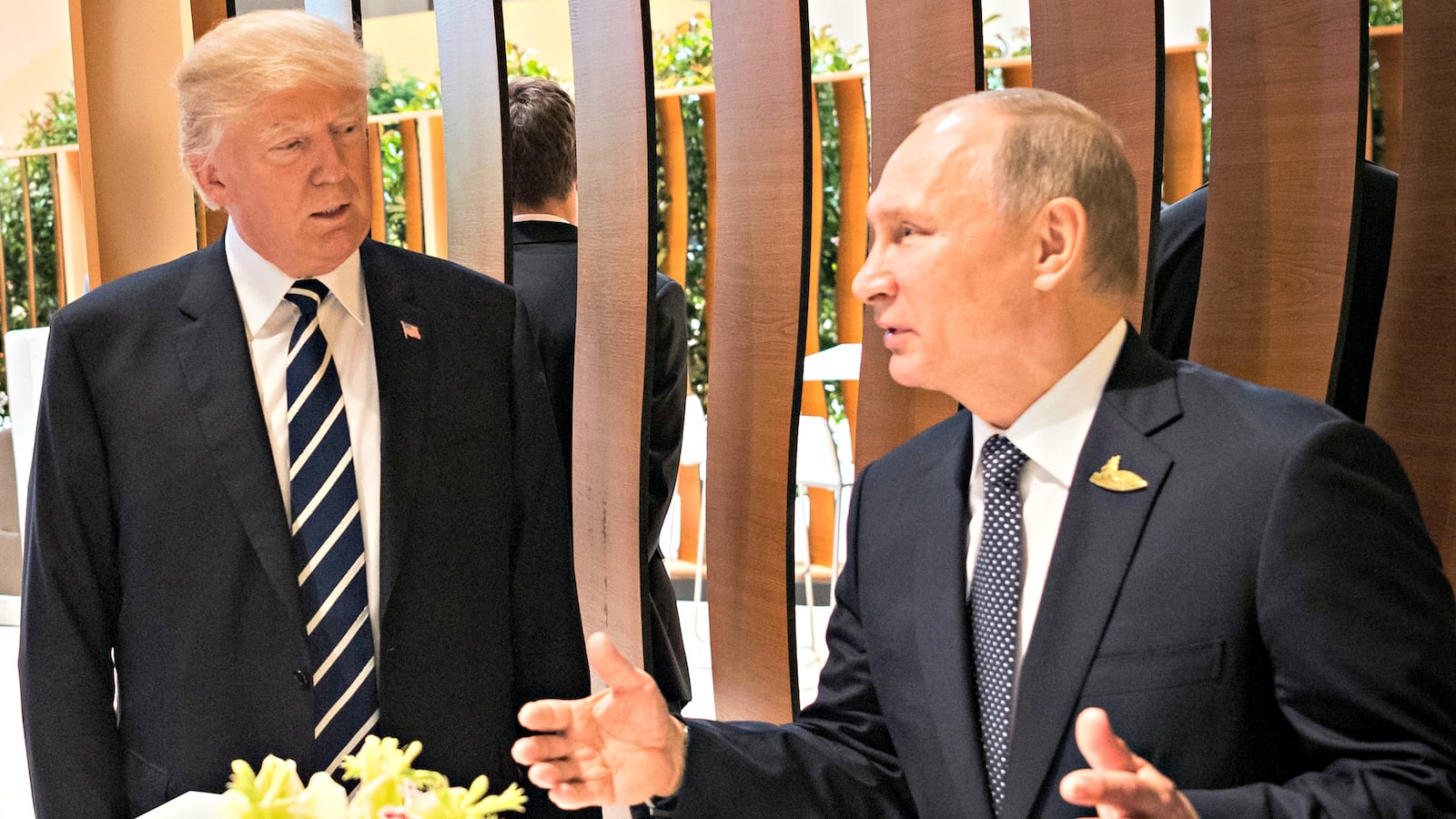 170707-trump-putin2-cheat_comoeb