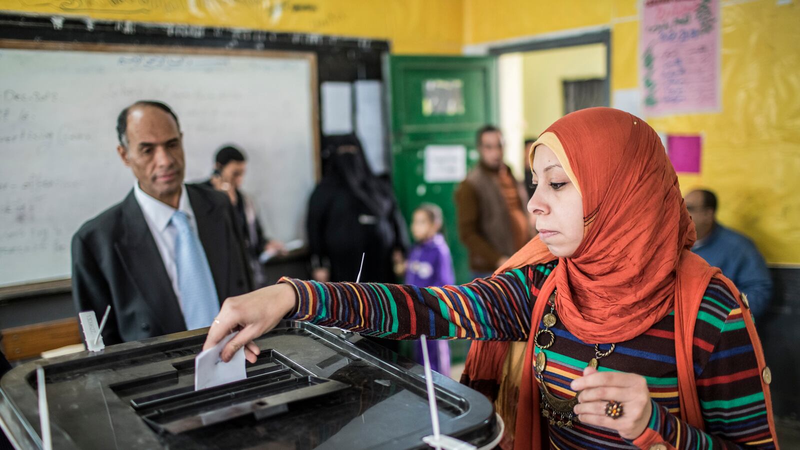 cheats/2012/12/16/egypt-votes-on-draft-constitution/egypt-draft-constitution-vote-cheat_tc2tph