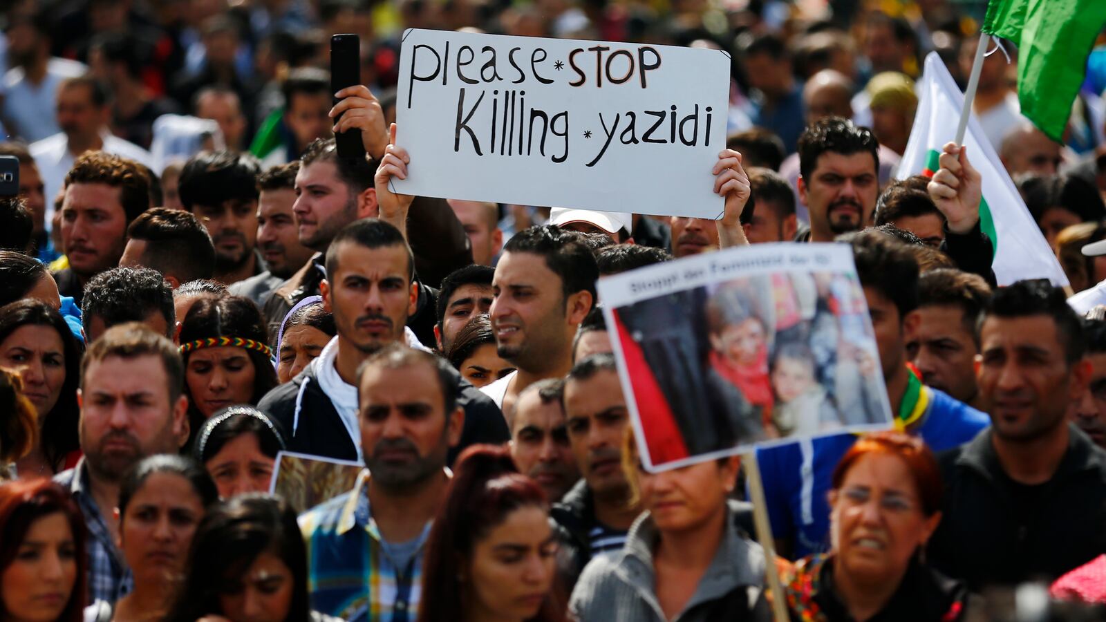 cheats/2014/08/16/u-s-airstrikes-in-iraq-target-key-dam/140816-isis-dam-cheat_vlnrns