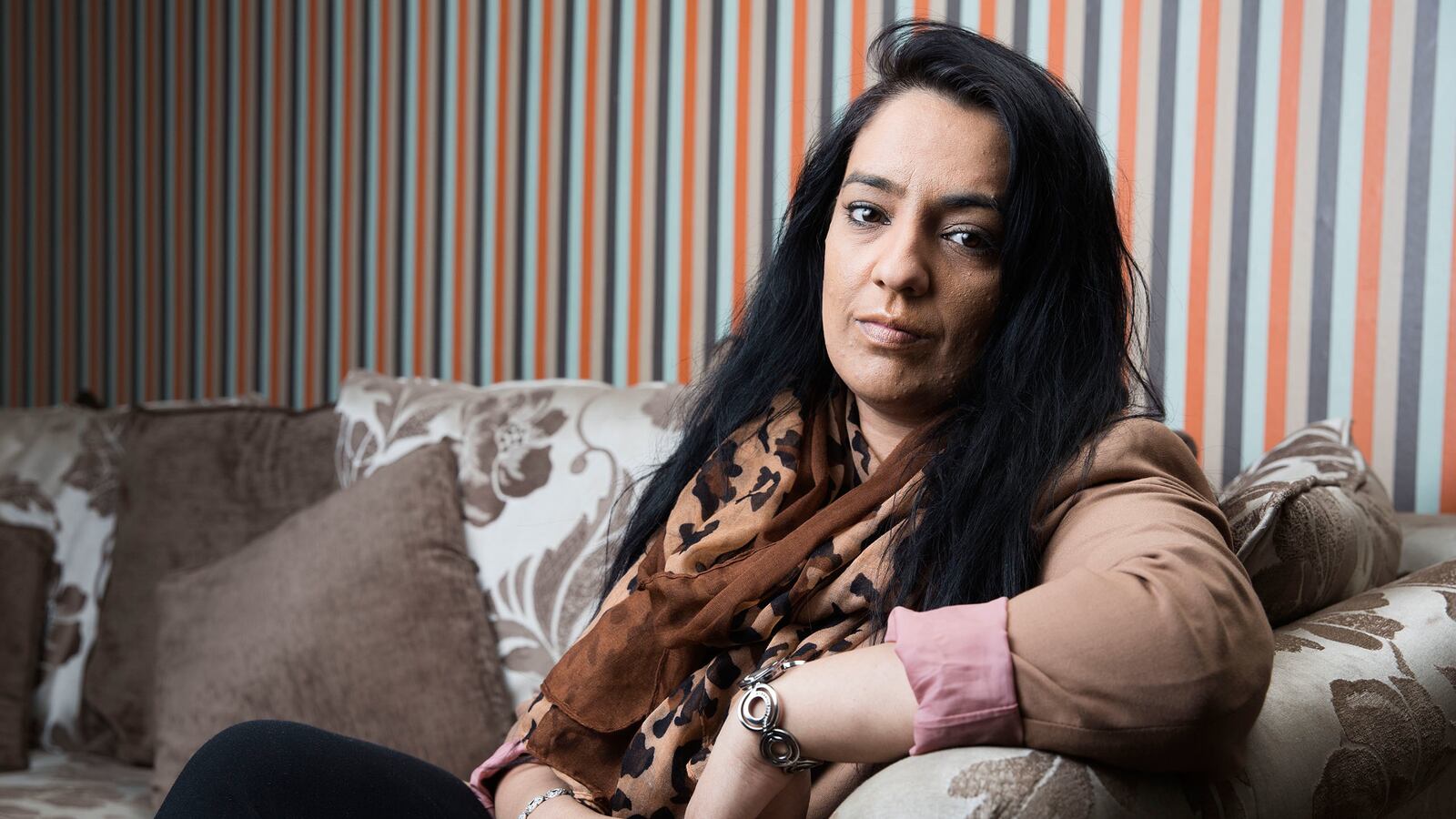 articles/2016/04/27/uk-muslim-mp-sorry-i-was-anti-semitic/160427-hines-naz-shah-tease_pdylun