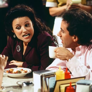 SEINFELD -- "The Mango" Episode 1 -- Pictured: (l-r) Jason Alexander as George Costanza, Julia Louis-Dreyfus as Elaine Benes, Jerry Seinfeld as Himself (Photo by Monty Brinton/NBCU Photo Bank/NBCUniversal via Getty Images via Getty Images)