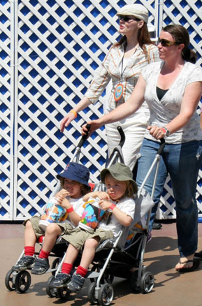galleries/2009/08/23/fortysomething-moms/ancient-moms---geena-davis_sucgga