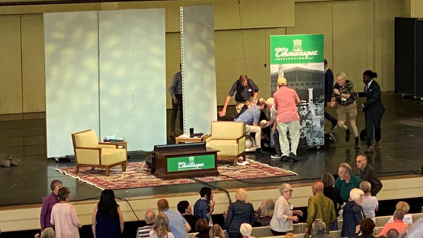 2022-08-12T170125Z_2100724673_RC24VV9SOBRF_RTRMADP_3_PEOPLE-SALMAN-RUSHDIE_ad09po