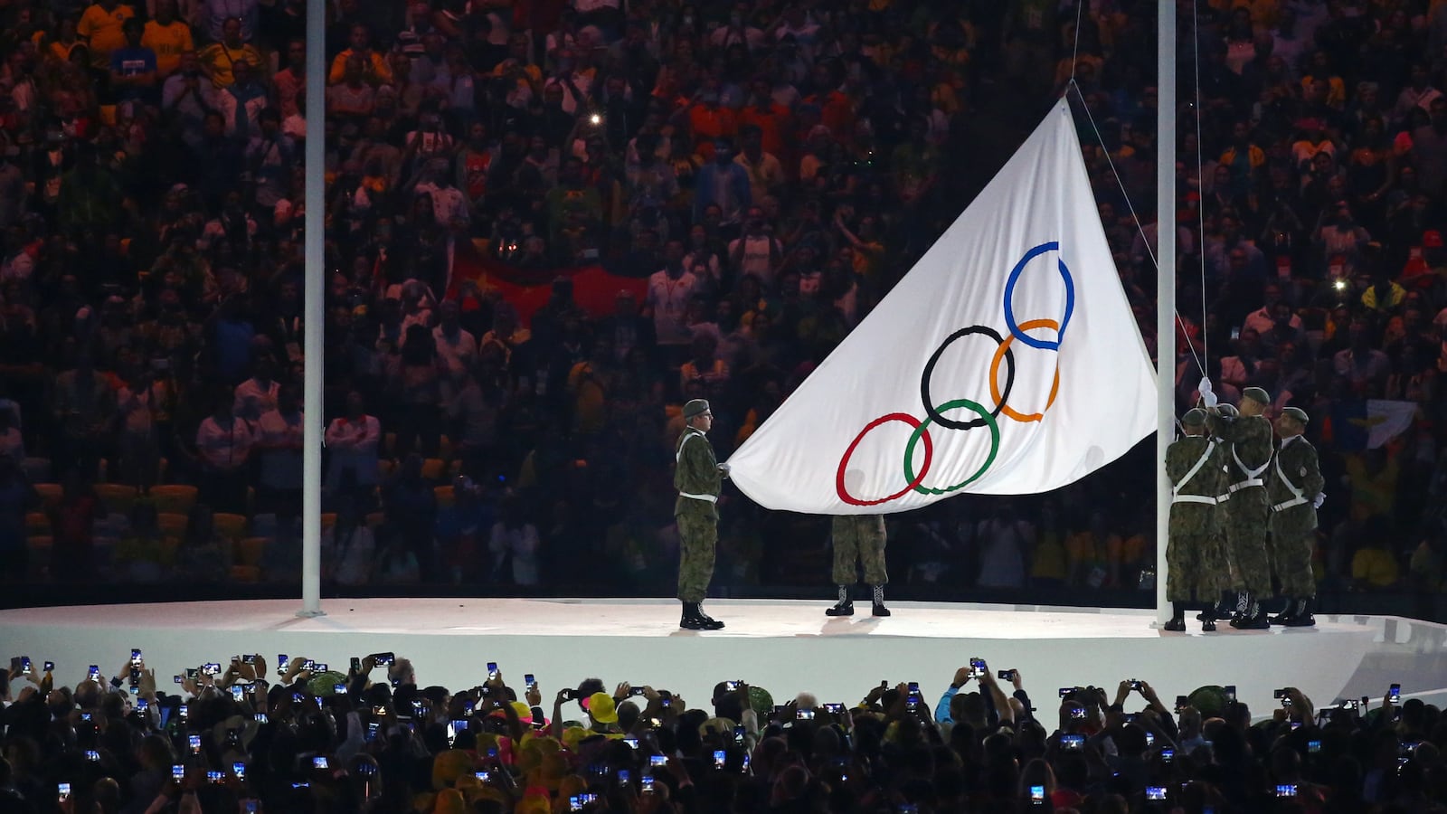 2016-08-06T120000Z_391468046_RIOEC860B386I_RTRMADP_3_OLYMPICS-RIO-OPENING_pwcwlw