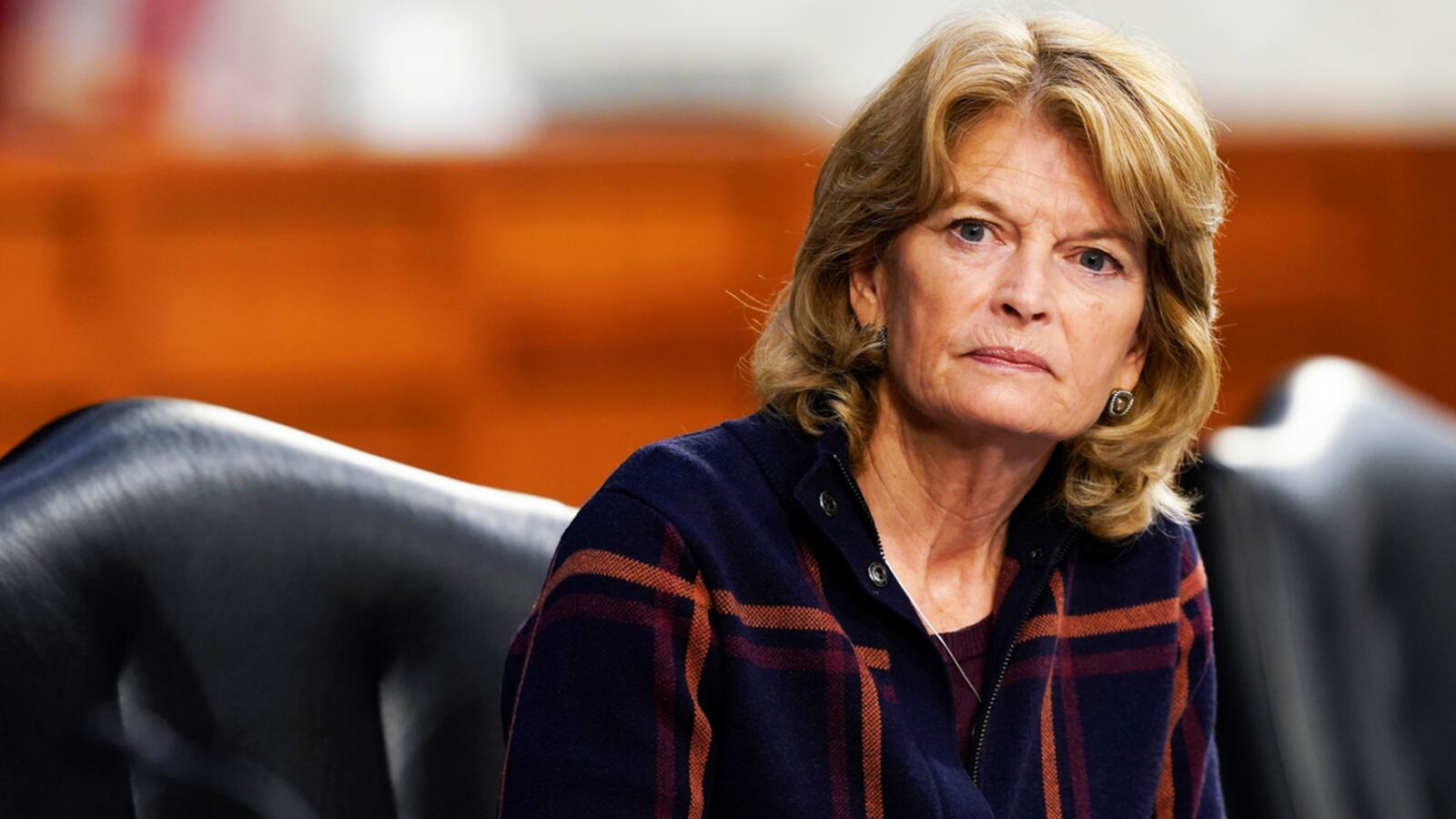 210712-Carlson-Murkowski-tease_kngivu