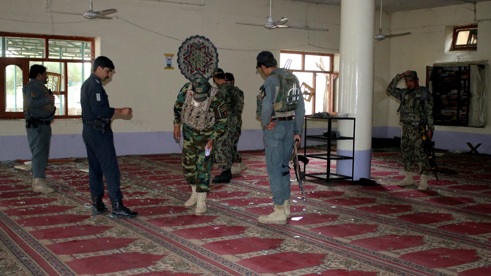 180506-afghan-voter-center-bombing-cheat_i99rd8