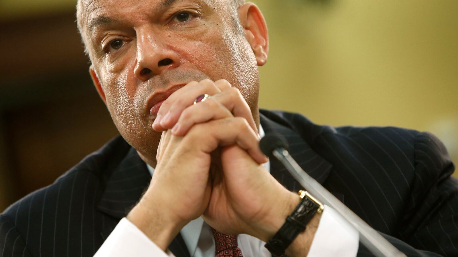 cheats/2014/05/16/deportation-policy-under-review/140516-immigration-cheat_y4drwm