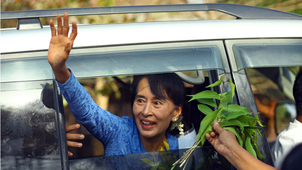 cheats/2012/03/25/aung-san-suu-kyi-falls-ill/aung-san-suu-kyi-cheat_tgrv2f