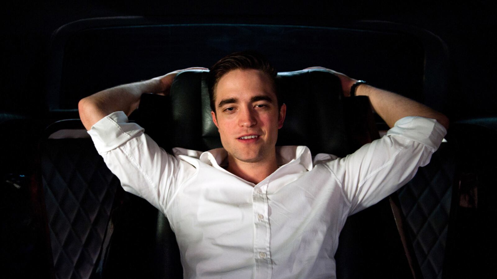 articles/2012/08/16/cosmopolis-suggests-twilight-star-robert-pattinson-can-act/pattimson-cosmopolis-berkshire_qjnoei