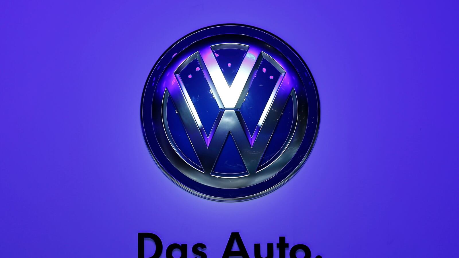 cheats/2015/09/18/volkswagon-to-recall-500-000-over-emissions/150918-vw-cheat_ylond4